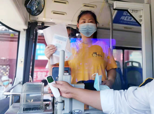 愛心助考，公交服務暖人心